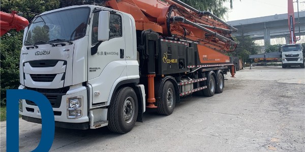 因混凝土輸送缸嚴(yán)重磨損而引起的泵車漏漿