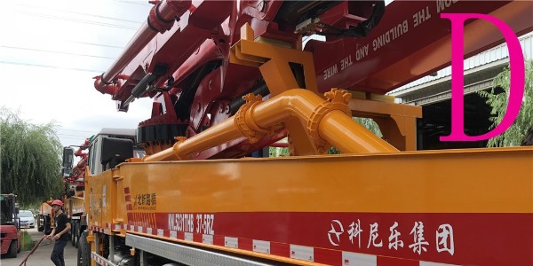 面對(duì)小型混凝土泵車(chē)水油溫同時(shí)升高如何解決（二）？