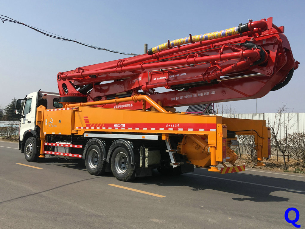 小型混凝土泵車(chē)，天泵，小型泵車(chē)，混凝土泵車(chē)