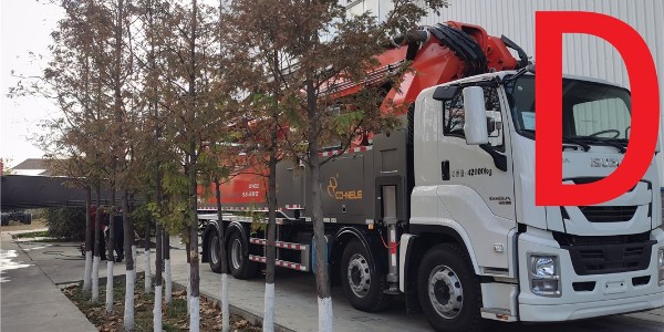 泵車排油過程中，時刻注意油箱液位